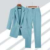 Elegantný dámsky blazer a nohavice