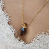 Zlatý náhrdelník s fľašou z prírodného kameňa Tiger Eye