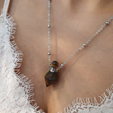 Strieborný náhrdelník s fľaštičkou z prírodného kameňa Tiger Eye