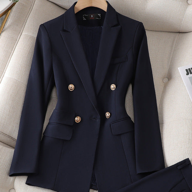 Univerzálny dámsky blazer a nohavice