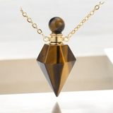 Zlatý náhrdelník s fľašou z prírodného kameňa Tiger Eye