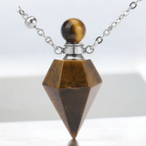 Strieborný náhrdelník s fľaštičkou z prírodného kameňa Tiger Eye