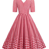 Rúžové a biele pin-up šaty