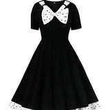 Krátke šaty v rockabilly štýle