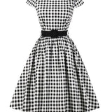 Elegantné šaty v retro štýle z 50. rokov