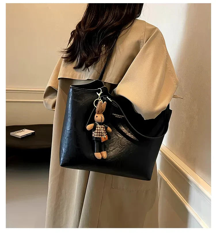 CLASSIC HANDBAG